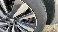 Peugeot 3008 HYBRID4 300ch GT e-EAT8 — photo 34