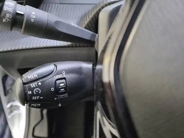 Peugeot 208 puretech 100 s&amp;s bvm6 — photo 55