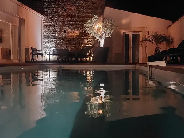 ENSEMBLE IMMOBILIER AVEC ACTIVITE DE GITES EN EXPLOITATION