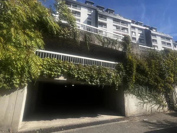 GARAGE A LOUER - CENTRE VILLE