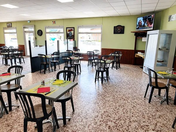 Bar, pmu, restaurant 304 m² Arles-sur-Tech