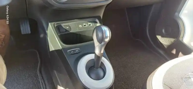 Renault Twingo iii e-tech — photo 11