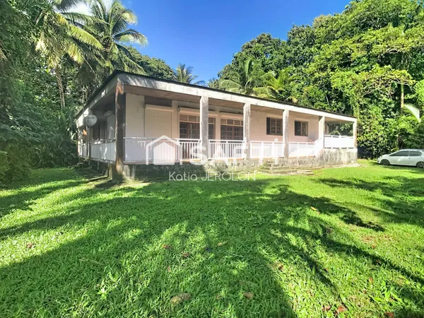 Maison spacieuse avec 3 suites à transformer
