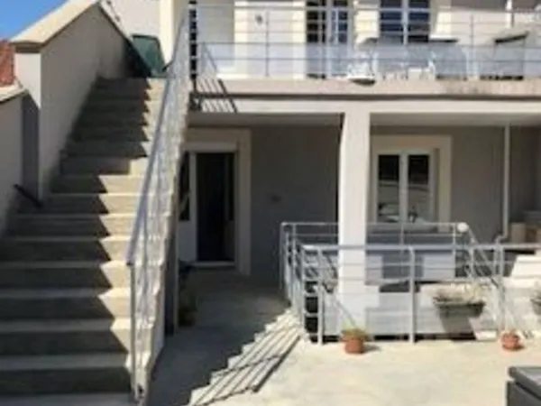 Maison de ville de 172m2 + studio de 52m2