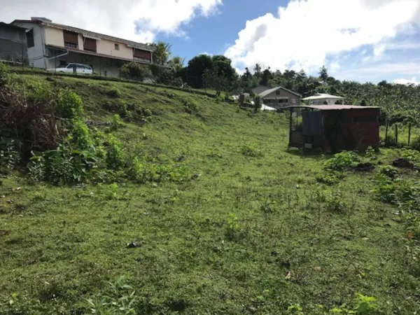 Terrain 940 m²