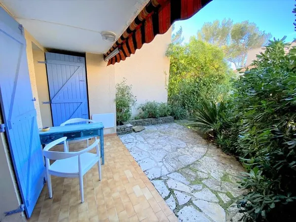 SANARY-SUR-MER - Beaucours