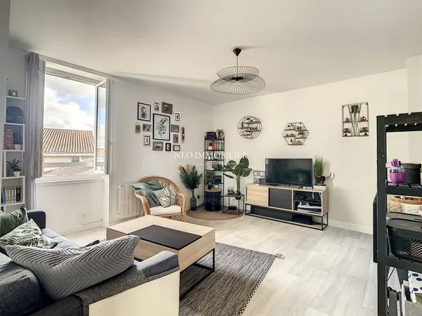 Villefranche-Sur-Saône : T2 de 44 M2 au centre-cave