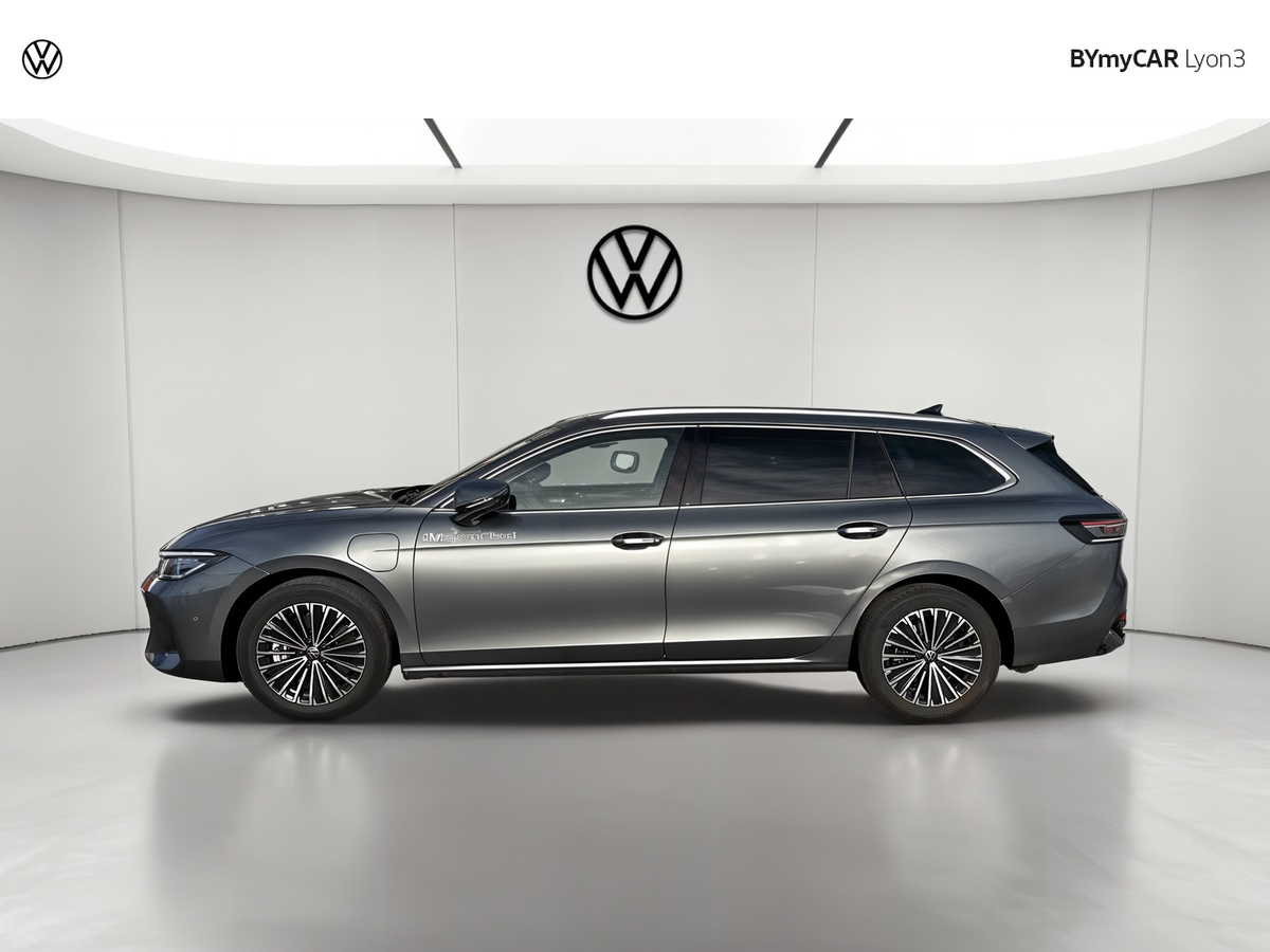 Volkswagen Passat 1.5 eHybrid 204 DSG6 — photo 2