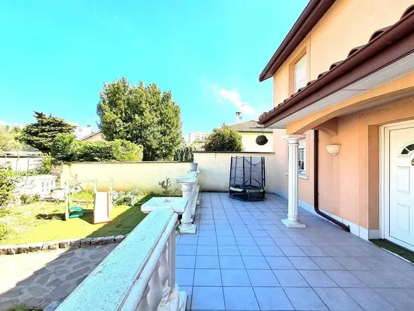 Maison 7 pièces 185 m²
