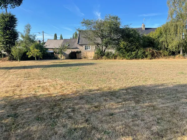 Terrain constructible Bobital 970 m2