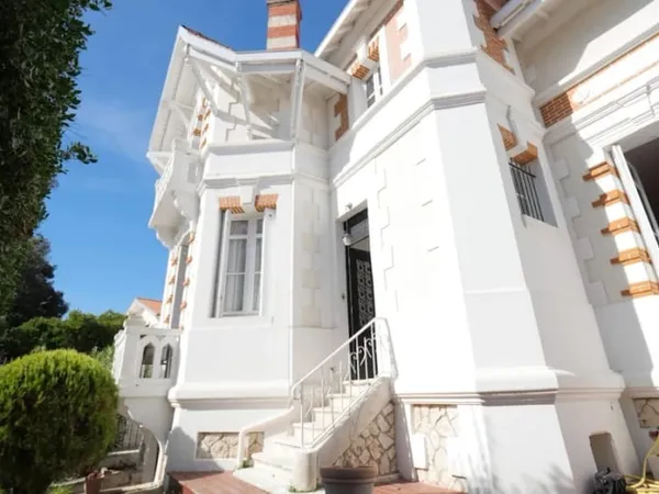 Villa 7 pièces 185 m²