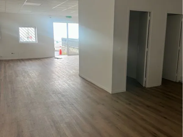 Commerce Location Dourdan  120m² 1600€