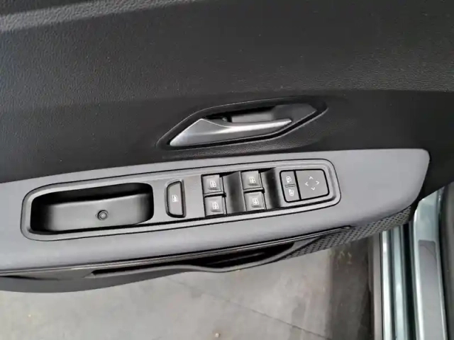 Dacia Sandero eco-g 100 — photo 28