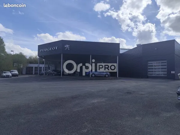 Local commercial 1 550 m²