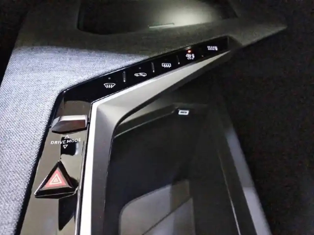 Peugeot 3008 hybrid 145 e-dcs6 — photo 57
