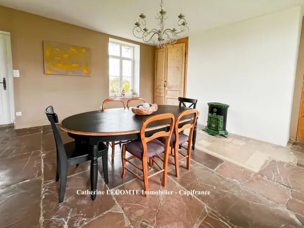 Maison 10 pièces 285 m²