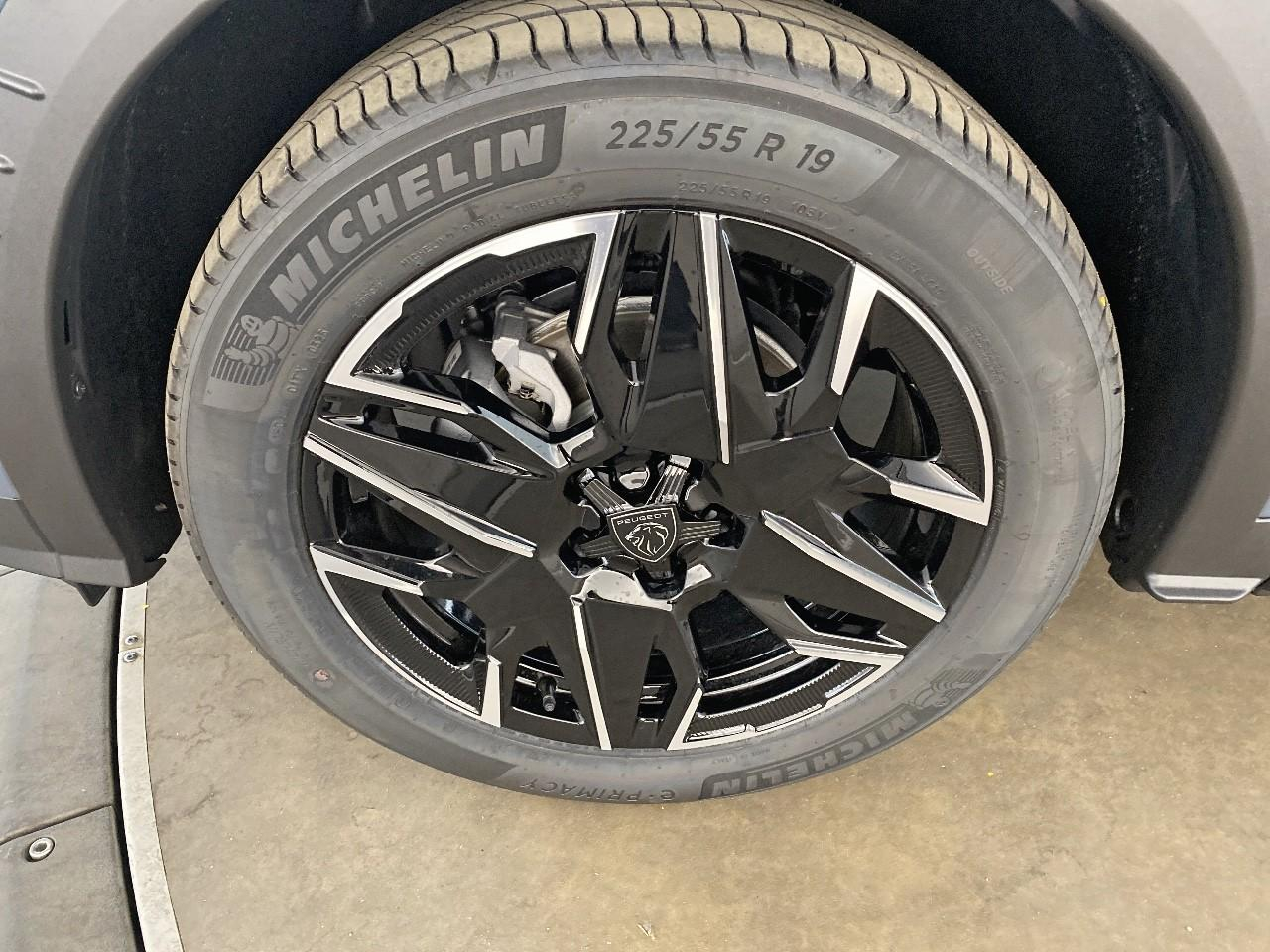 Peugeot 3008 hybrid 145 e-dcs6 gt — photo 11