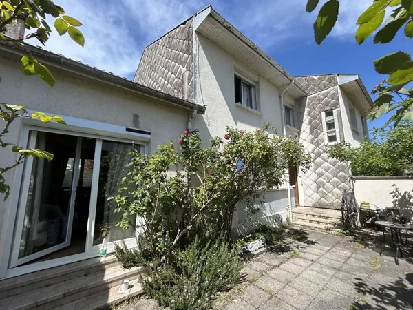 Maison 8 pièces 102 m²