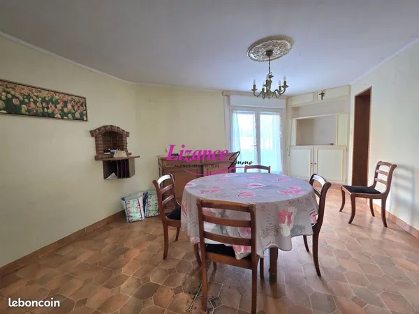 Maison 8 pièces 197 m²