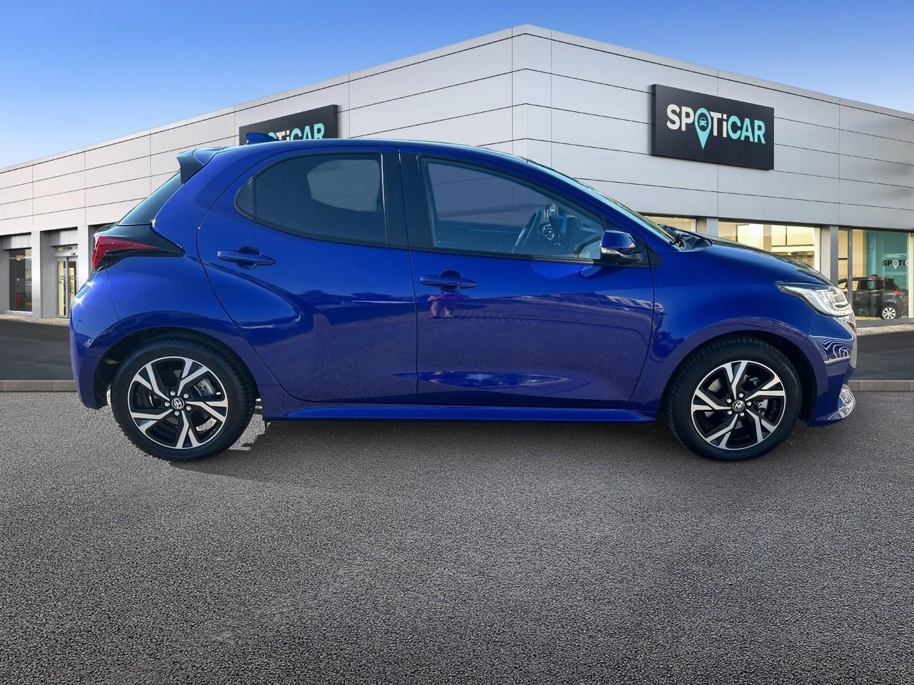Toyota Yaris 116h design 5p — photo 4