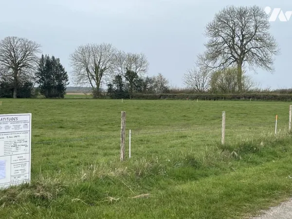 Terrain 800 m²