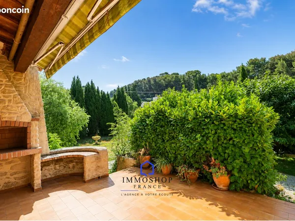Maison 6 pièces 220 m²