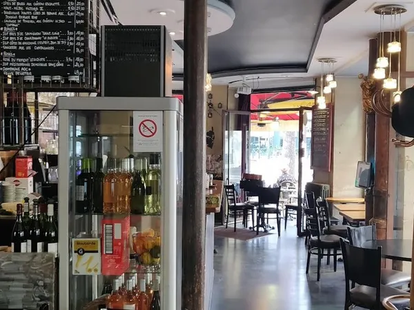 Café, brasserrie d'angle avec licence IV PARIS 13E