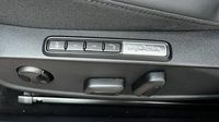 Volkswagen Golf 1.5 eHybrid 204ch Style DSG6 — photo 13