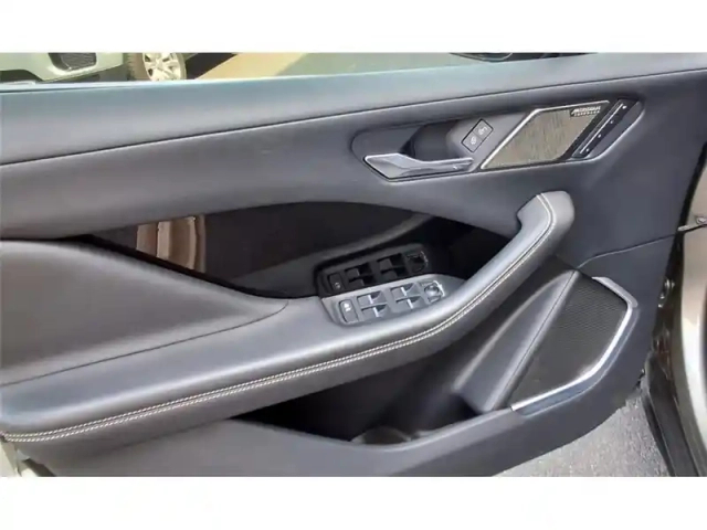 Jaguar I-Pace ev400 awd 90kwh — photo 12