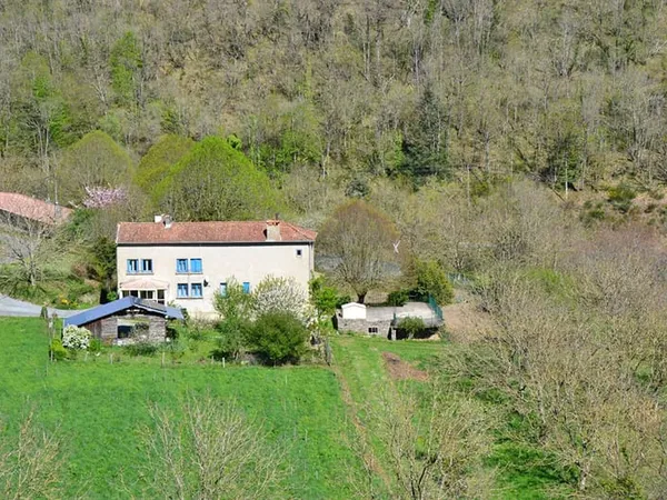 Courniou en pleine nature ensemble immobilier de trois habitations sur 1770 m²