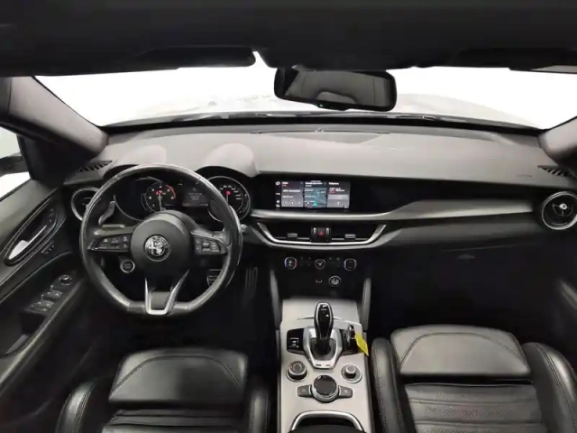 Alfa Romeo Stelvio 2.2 diesel 190ch sprint q4 at8 my22 — photo 23
