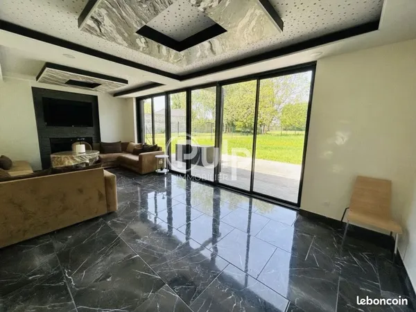 Maison 6 pièces 196 m²