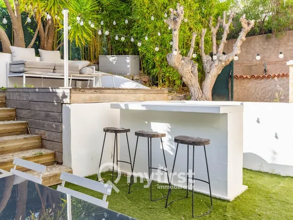 T2 meublé avec jardin, jacuzzi et parkings La Valette Nord
