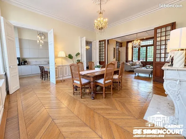 Maison 10 pièces 414 m²