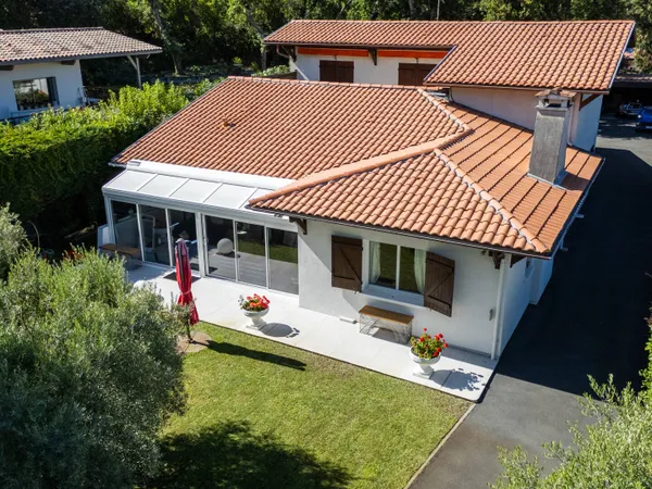 ARCACHON – PROPRIÉTÉ D'EXCEPTION DE 240 M² SUR JARDIN PAYSAGER – NU PROPRIETE