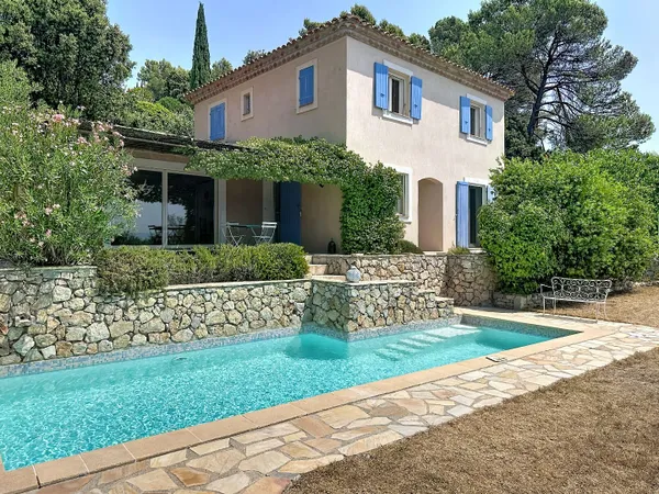 Villa de charme avec vue panoramique, piscine a Lorgues