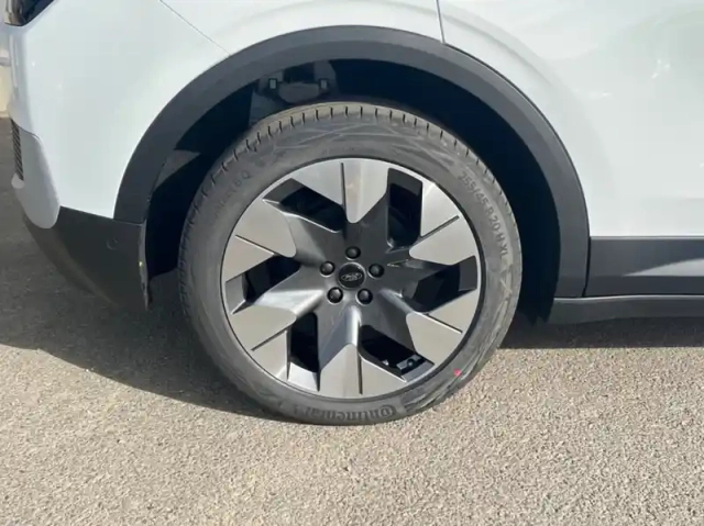 Ford Explorer 286ch extended range 79kwh pack premium rwd — photo 14