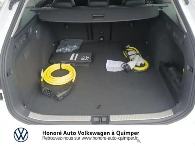 Volkswagen Passat sw 1.5 ehybrid 204ch elegance dsg6 — photo 7