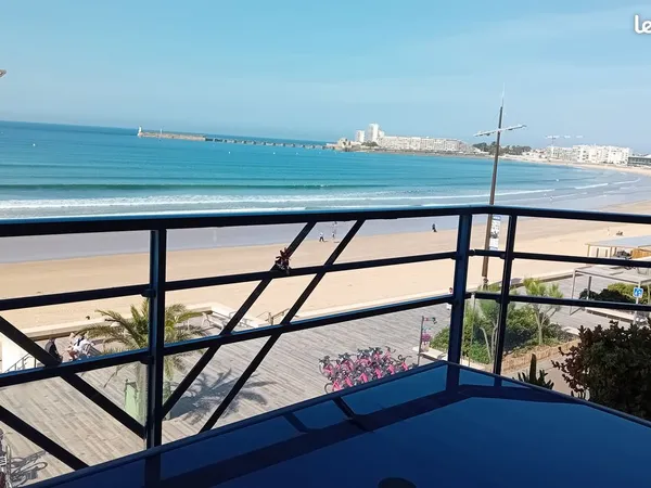 Appartement face mer centre plage avec garage et cave