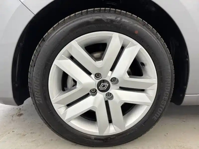 Renault Clio blue dci 100 ch — photo 19