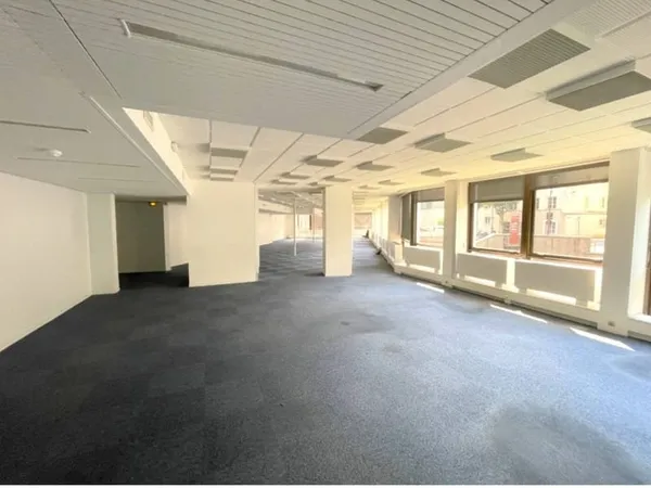 Bureaux 261 m²