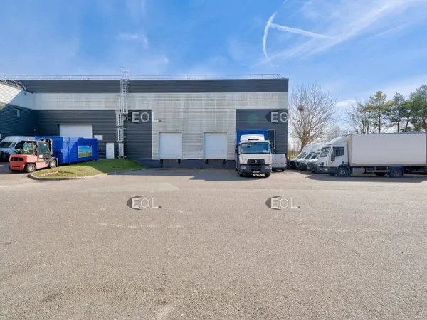 Local d'activité 1481 m²