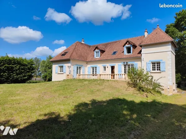 Maison 10 pièces 225 m²