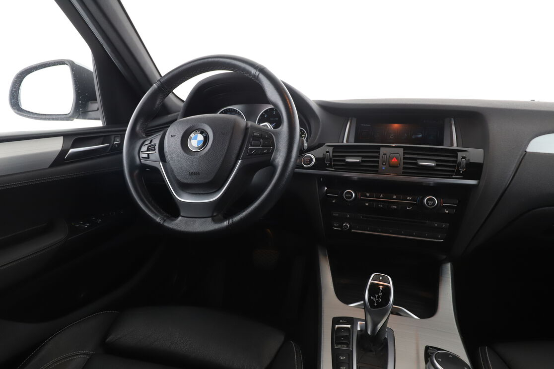 BMW X3 xDrive30dA xLine — photo 12