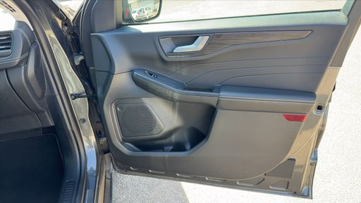 Ford Kuga 2.5 Duratec 190 Flexifuel Hybrid CVT - Vignale – 2023 – 29497 km – Autre – Boîte Automatique — photo 47