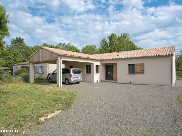 Maison neuve d'architecte - 123 m² - Terrain 1 142 m²