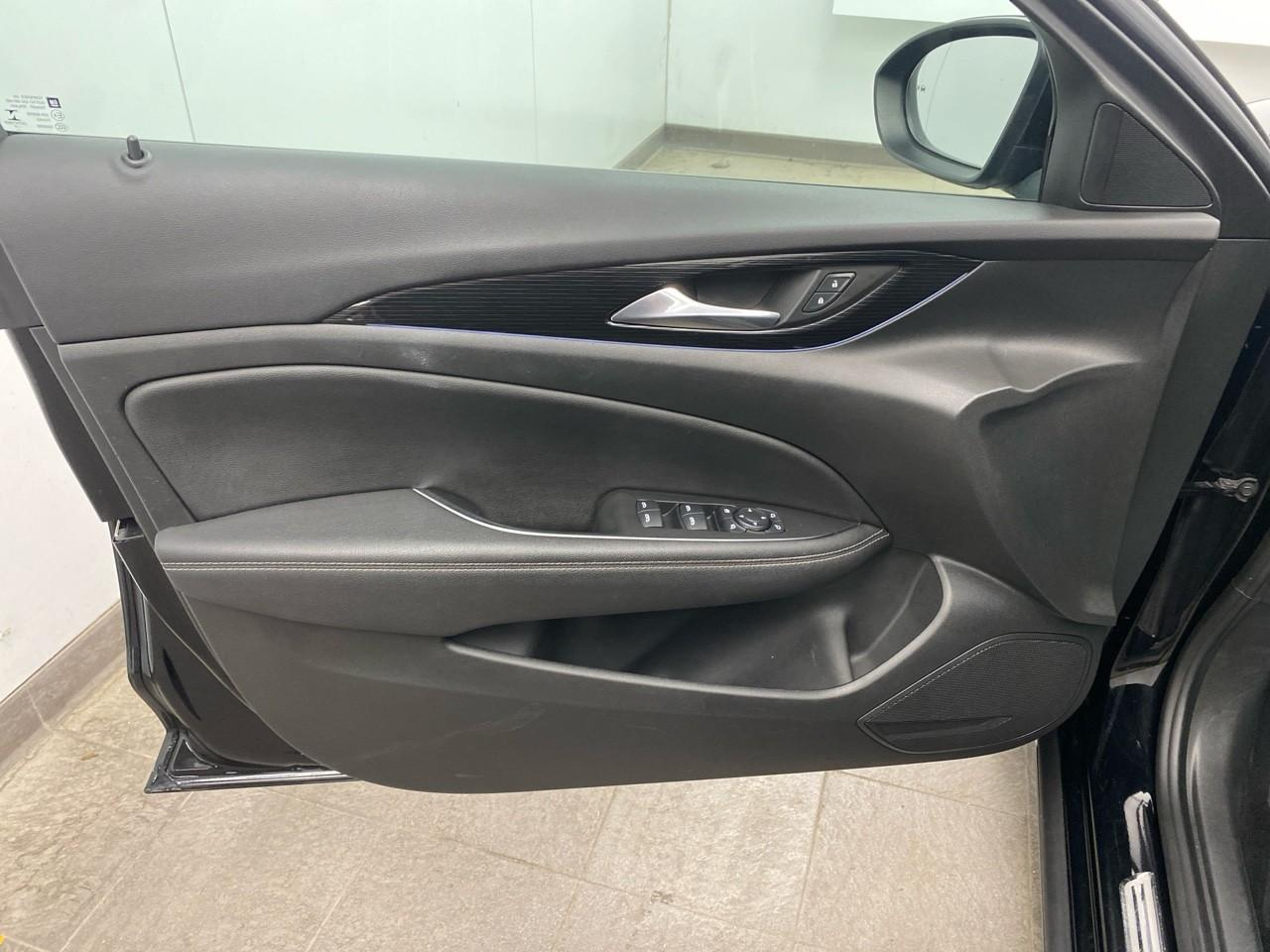 Opel Insignia grand sport 1.6 diesel 136 ch bva6 elite — photo 19