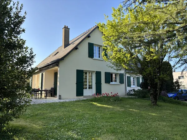 Vends maison 200m² 7 pièces avec grand jardin arboré