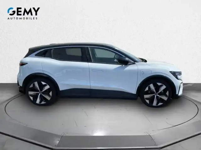Renault Megane e-tech ev60 220 ch optimum charge — photo 4
