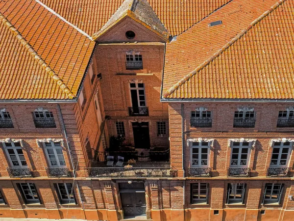 Vente Hôtel Particulier du milieu du XVIIIème siècle situé à 35 mns au sud-est de Toulouse